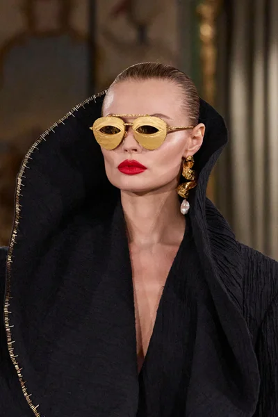 Look 48